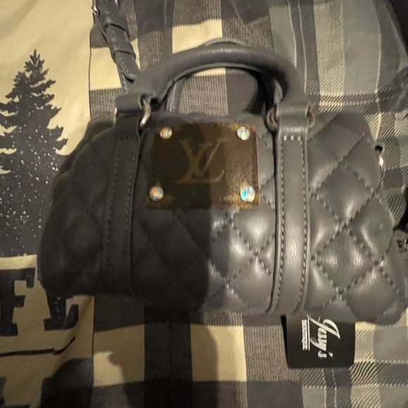 Upcycled Urban Expressions purse - Picture 2 of 7